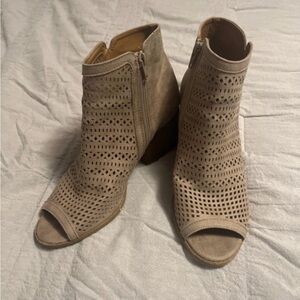 Qupid Open toe platform shoes, size 8 womens